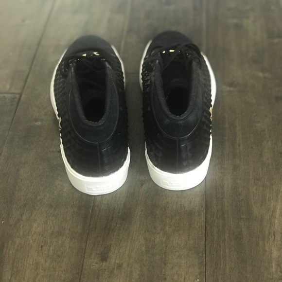 Nike Lebron XIII lifestyle black metallic gold - Picture 3 of 7